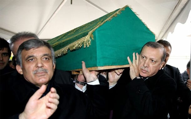 وفاة والد الرئيس التركي السابق عبد الله غل
