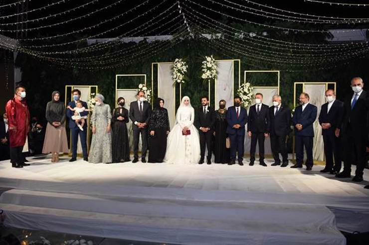 مراسم حفل زفاف شاب يمني