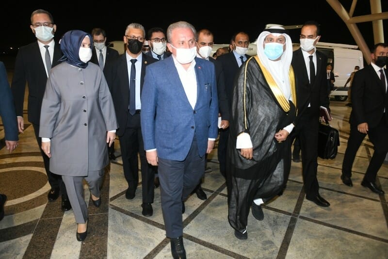 رئيس البرلمان التركي يصل الكويت في زيارة رسمية
