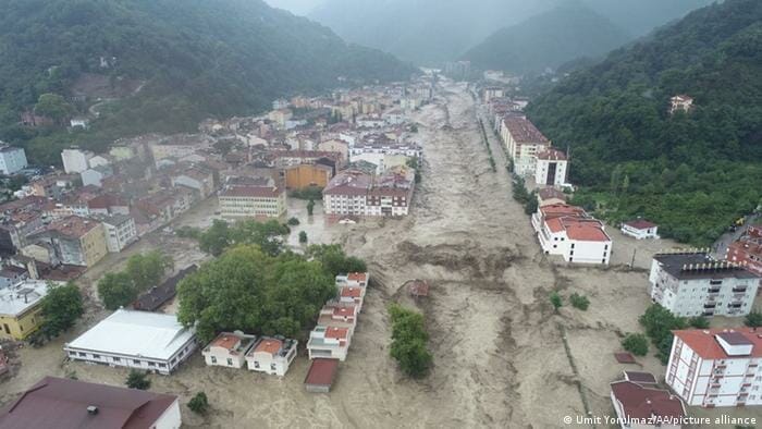 الفيضانات في تركيا غرب البحر الأسود
