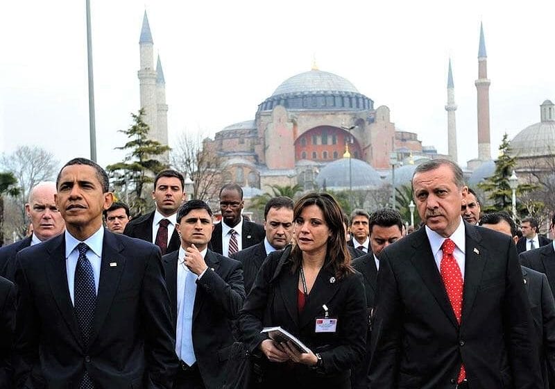 أوباما عند زيارة مدينة إسطنبول