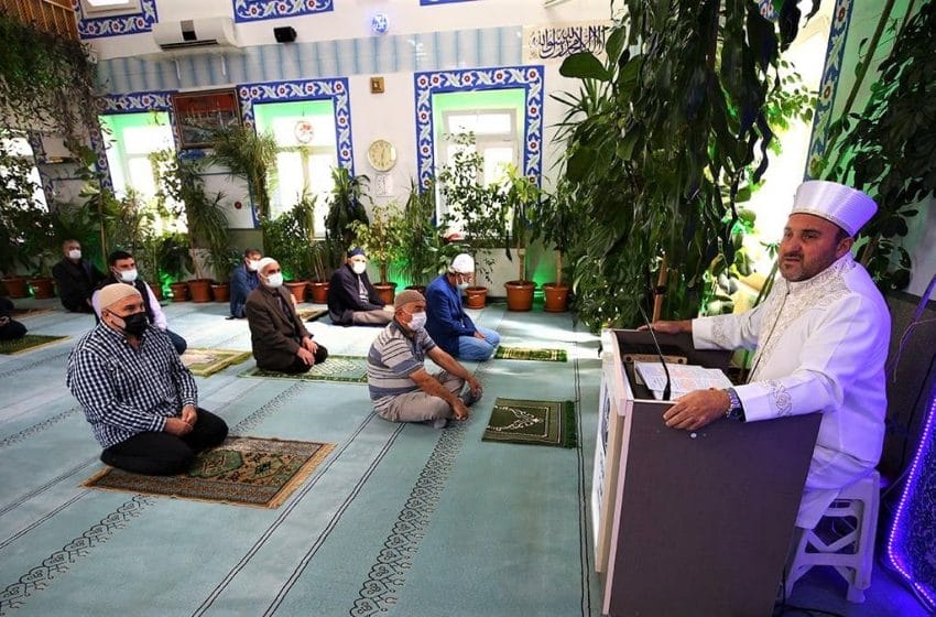 أحمد أيدمير - إمام تركي يحول مسجده إلى حديقة