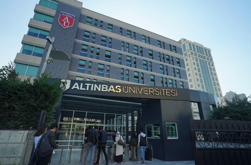 الدراسة في جامعة إسطنبول التن باش 2022