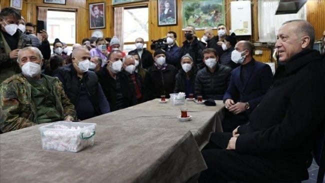 أردوغان مع مواطنين