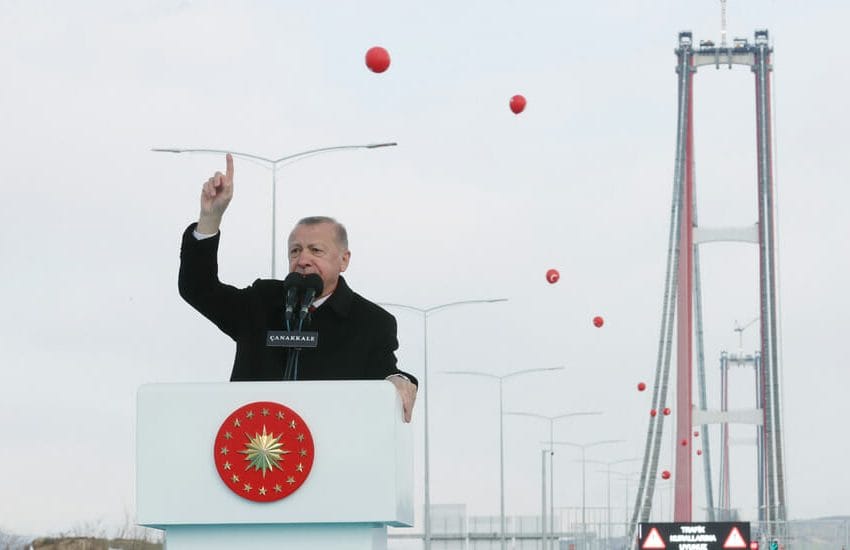  أردوغان يشرح دلالات تفاصيل جسر جناق قلعة 1915