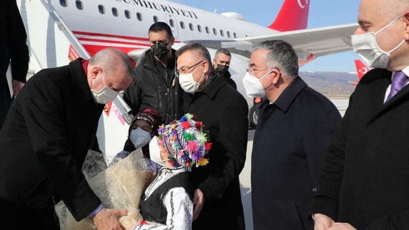 أردوغان يفتتح مطار توقات