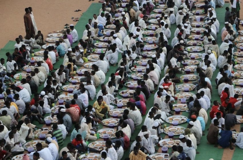 جمعية تركية تنظم إفطار رمضاني في السودان