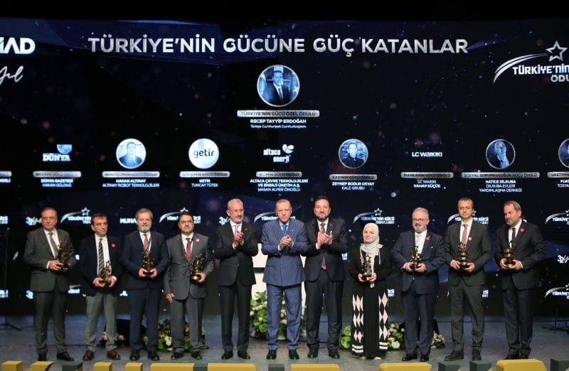 أردوغان في ذكرى تأسيس جمعية الموصياد.. يوزع جوائز قوة تركيا 2022