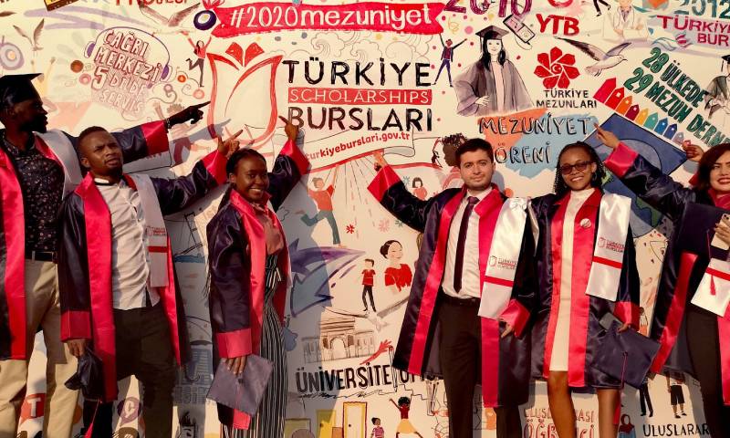 أهم المنح التركية الجامعية للطلاب الأجانب الراغبين بالدراسة في تركيا وشروط قبولها