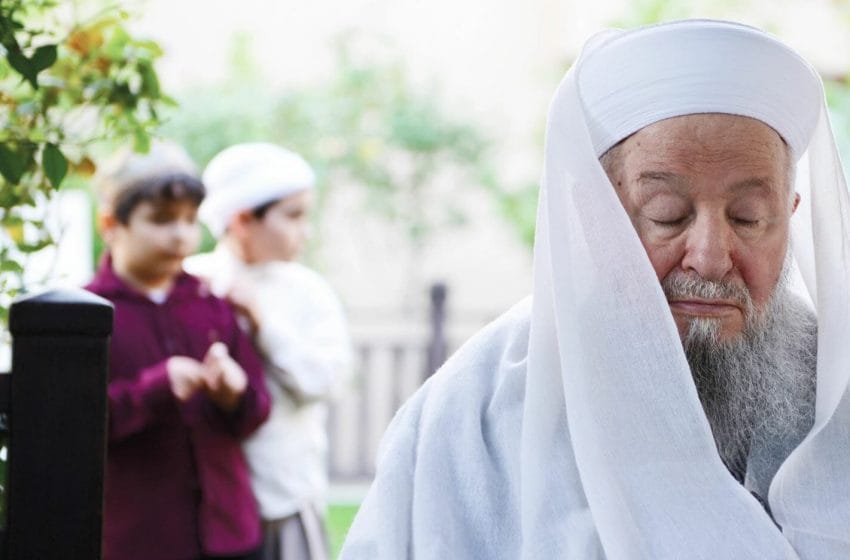  وفاة الشيخ محمود أفندي زعيم أكبر جماعة دينية في تركيا عن عمر 93 سنة