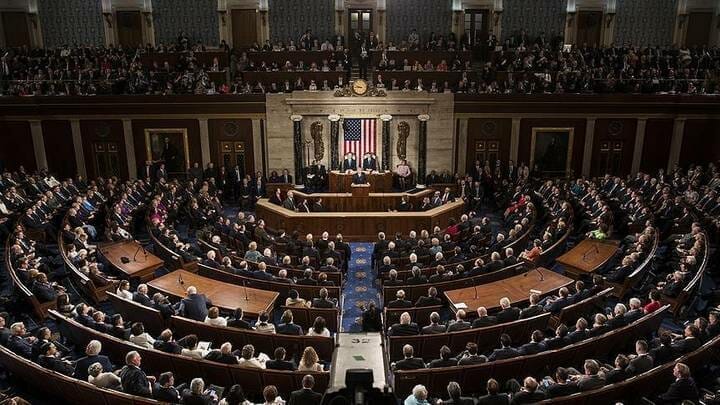  أعضاء مجلس الشيوخ الأمريكي يعدون مشروع قانون يقيّد حيازة الأسلحة